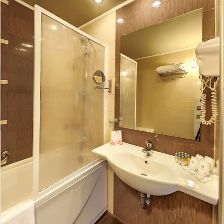 сана Хотел Хисаря