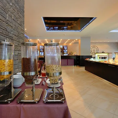 Hotel Sana 3*